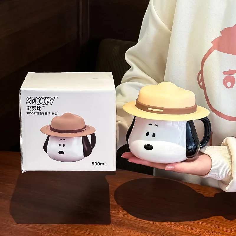 Anime Merchandise Mugs - แก้วเซรามิคลายหมวกฟางสนูปี้ พร้อมฝาและหูจับ แก้วกาแฟดีไซน์สวยงาม เหมาะสำหรับใช้ที่บ้าน ที่ทำงาน ของขวัญน่ารักสไตล์พีนัท